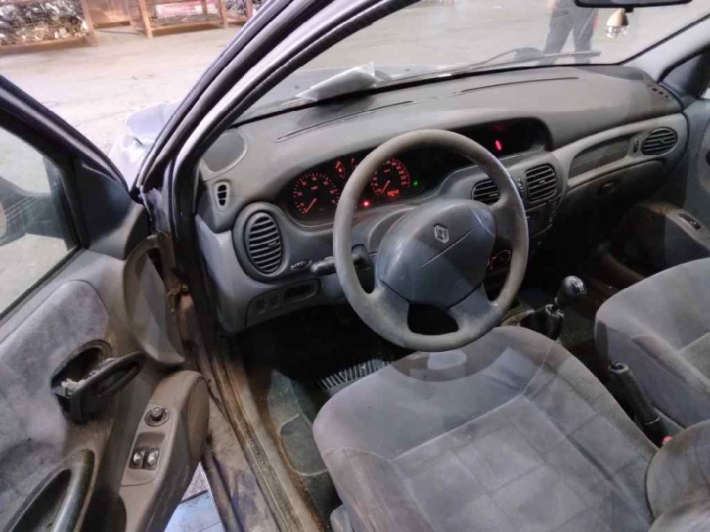 renault megane i fase 2 berlina (ba0) del año 2001