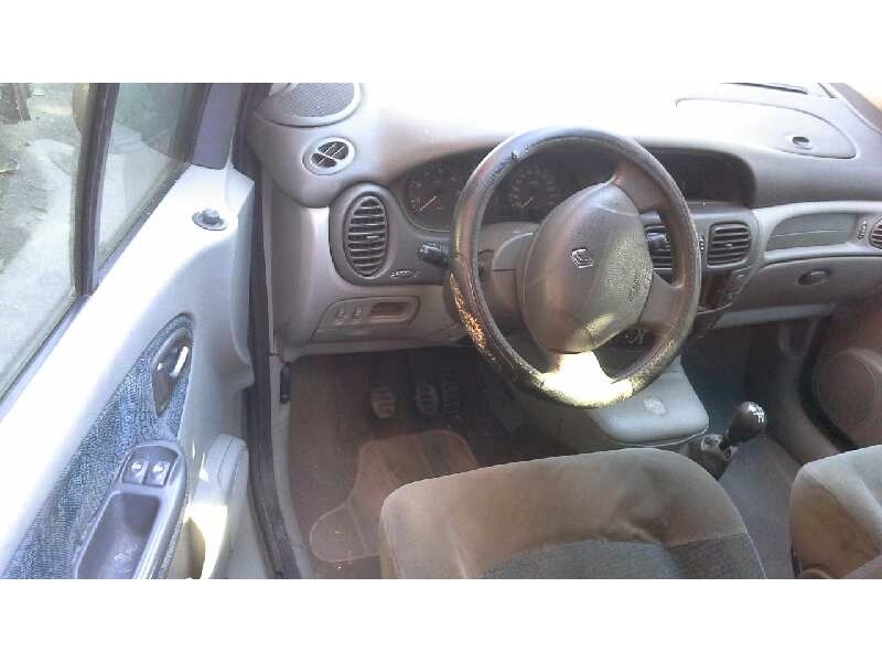 renault scenic (ja..) del año 2002