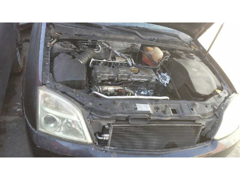 opel vectra c berlina del año 2004