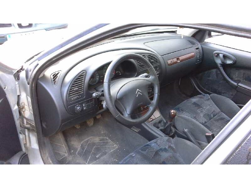 citroën xsara berlina del año 2002