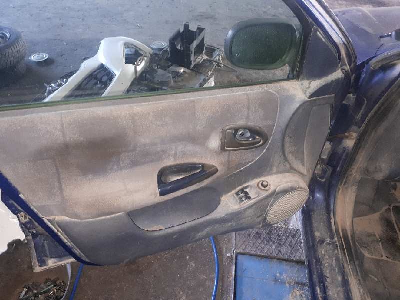 renault megane i fase 2 berlina (ba0) del año 2001