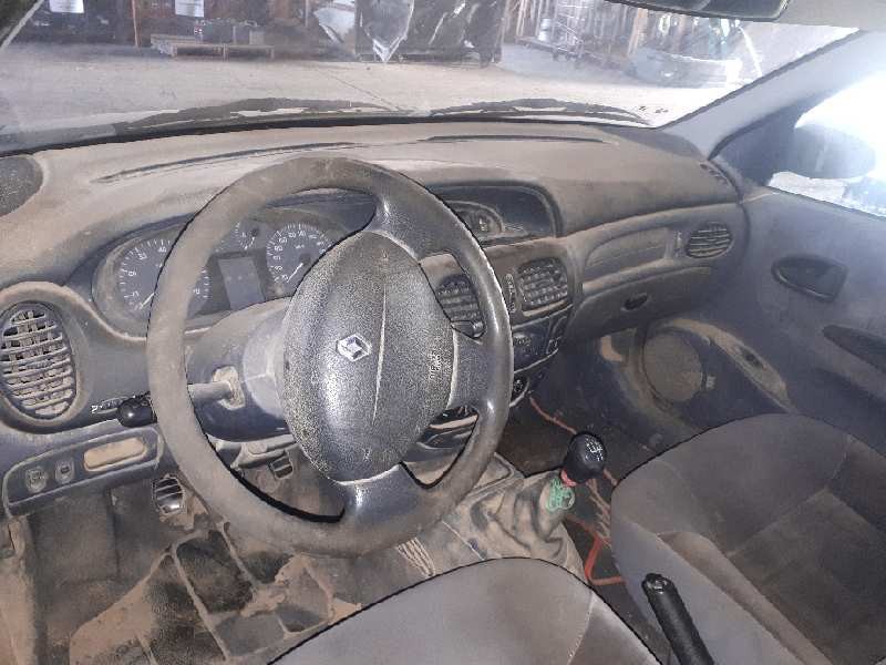 renault megane i fase 2 berlina (ba0) del año 2001