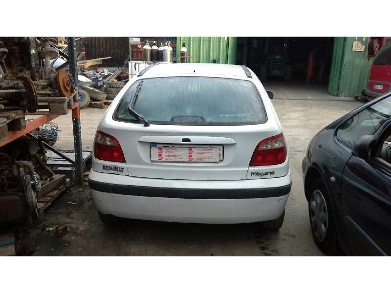 renault megane i fase 2 berlina (ba0) del año 2000