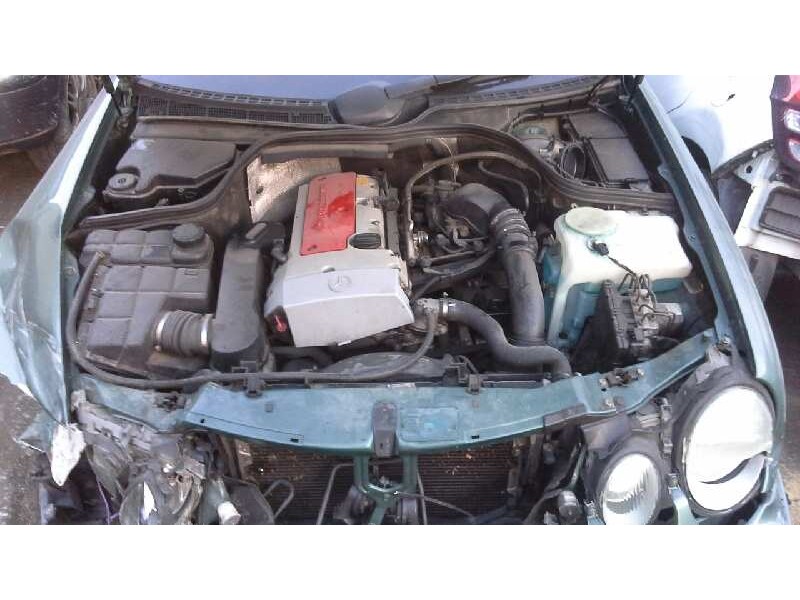 mercedes-benz clase clk (w208) coupe del año 2001