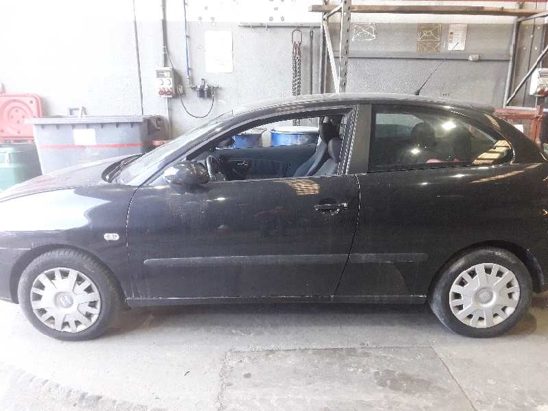 seat ibiza (6l1) del año 2003