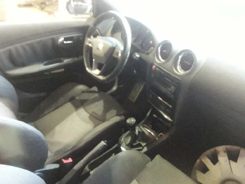 seat ibiza (6l1) del año 2003