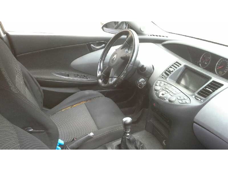 nissan primera berlina (p12) del año 2002