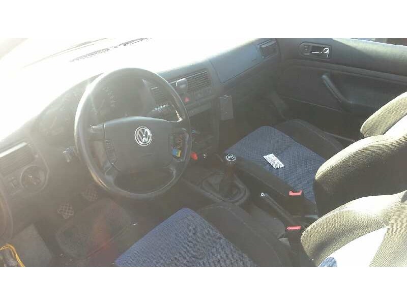 volkswagen golf iv berlina (1j1) del año 2001