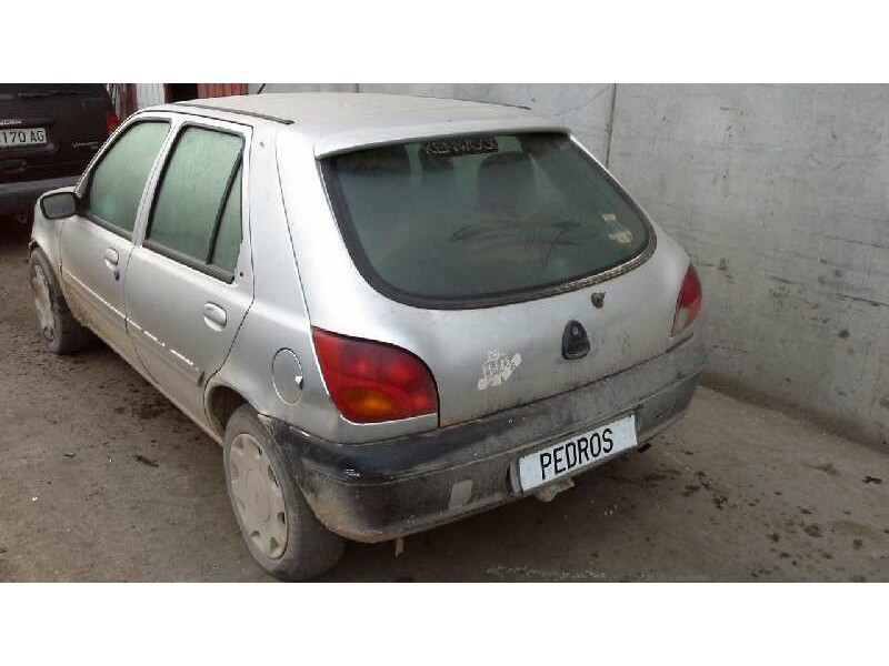 ford fiesta berlina (dx) del año 2001