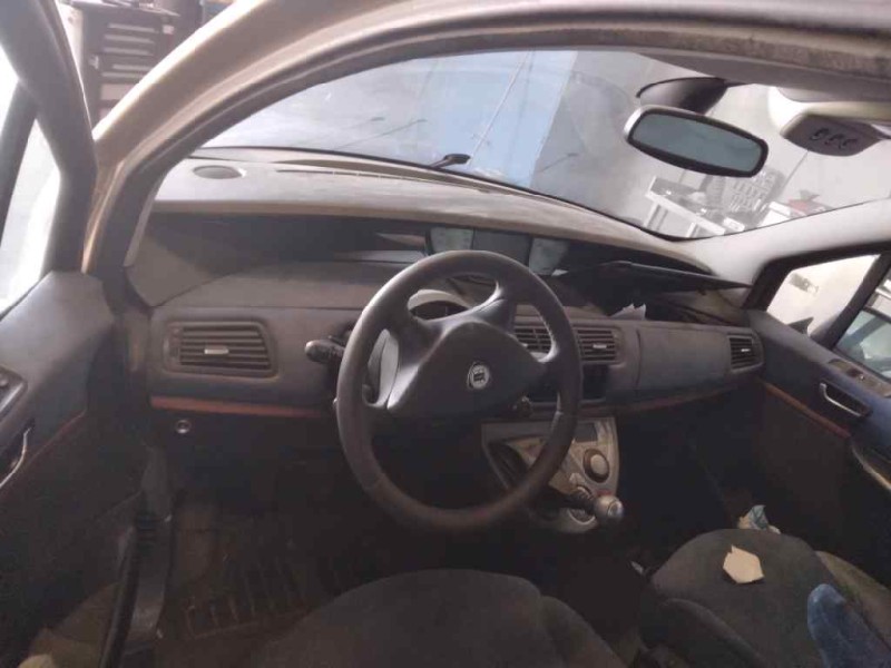 lancia phedra (180) del año 2004