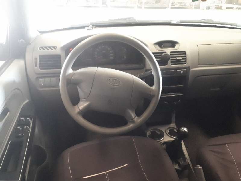 kia rio del año 2002