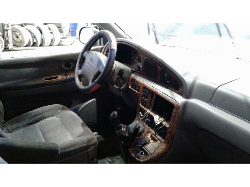 kia carnival del año 2001