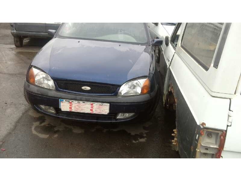 ford fiesta berlina (dx) del año 2001