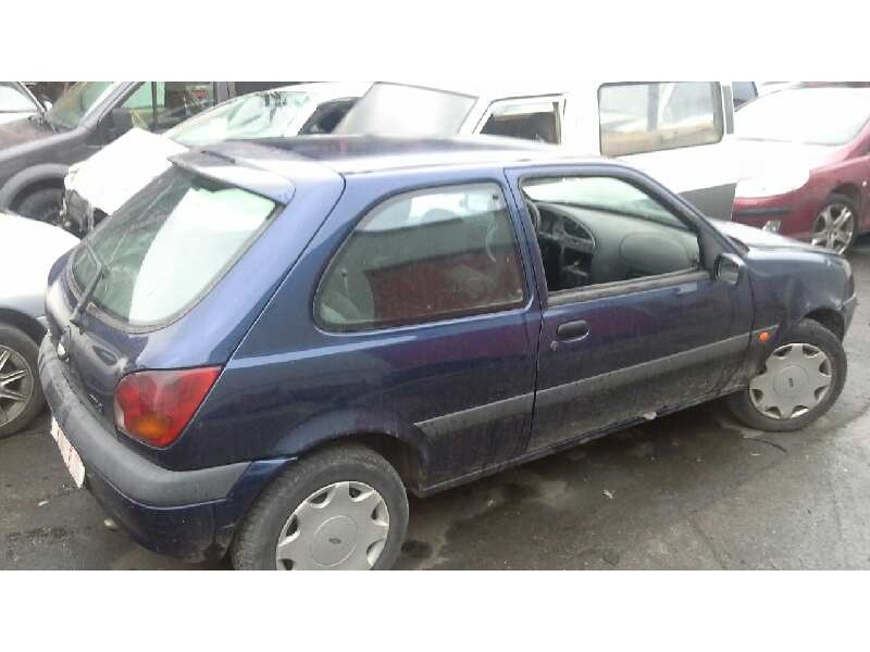ford fiesta berlina (dx) del año 2001