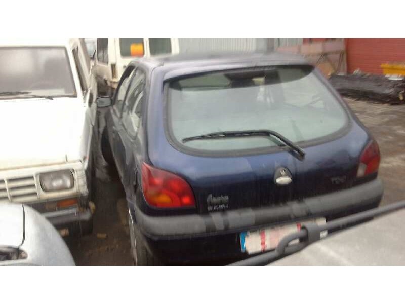 ford fiesta berlina (dx) del año 2001
