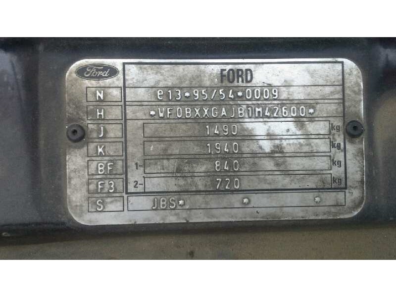 ford fiesta berlina (dx) del año 2001