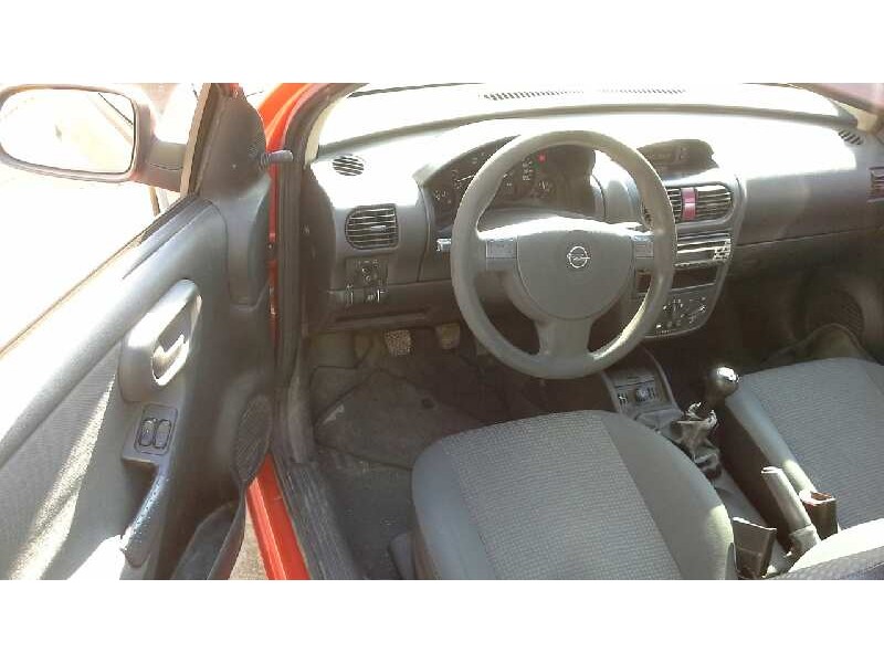 opel corsa c del año 2002