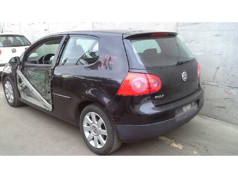 volkswagen golf v berlina (1k1) del año 2004