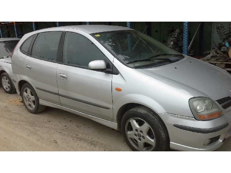 nissan almera tino (v10m) del año 2001