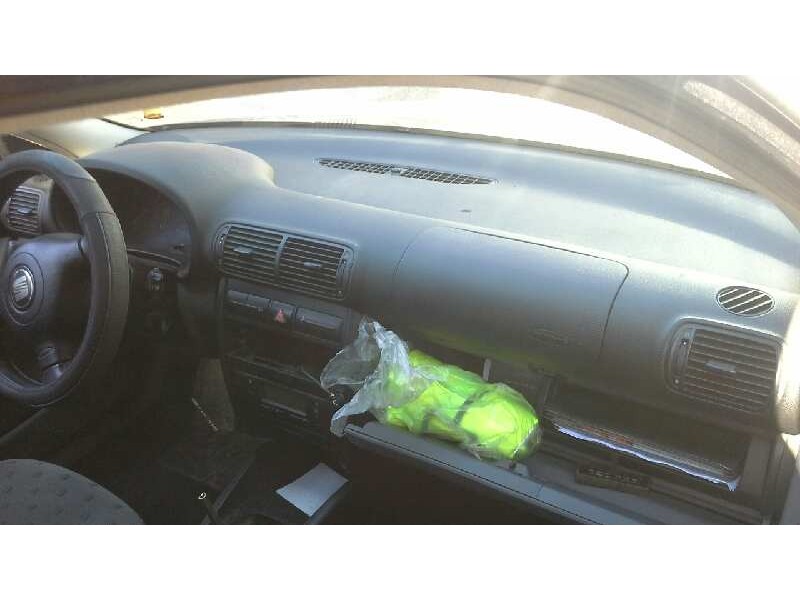 seat toledo (1m2) del año 2001