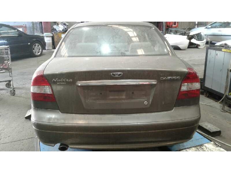 daewoo nubira berlina del año 2003