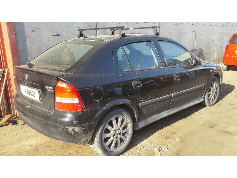 opel astra g berlina del año 2002