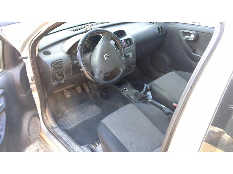 opel corsa c del año 2004