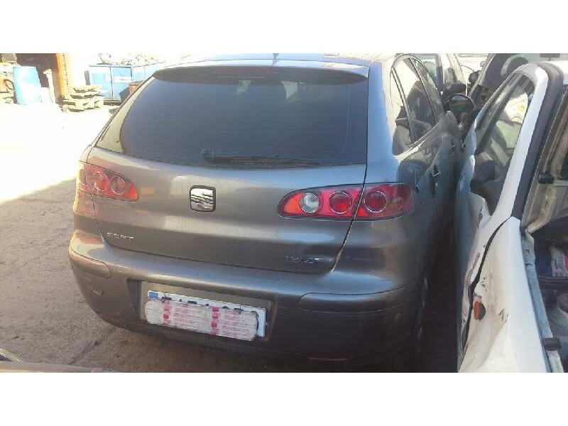 seat ibiza (6l1) del año 2002