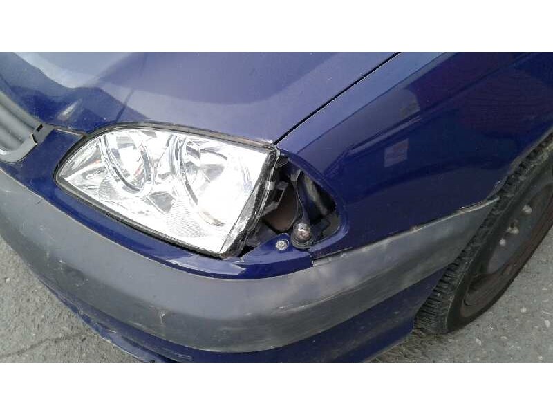 toyota avensis berlina (t 22) del año 2001