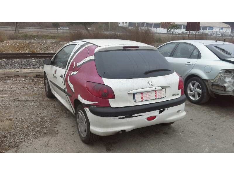 peugeot 206 berlina del año 2004