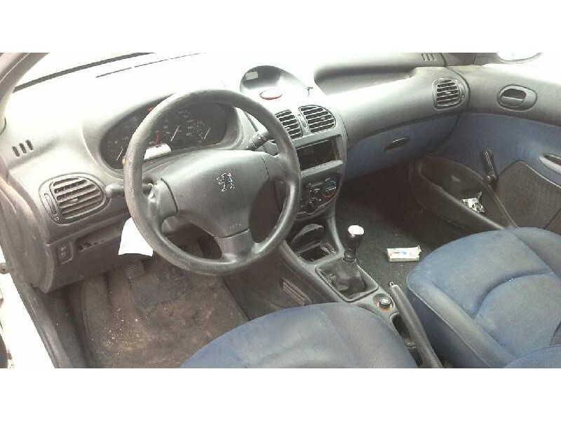 peugeot 206 berlina del año 2004