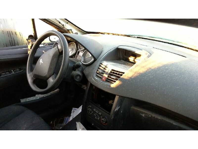 peugeot 207 del año 2007