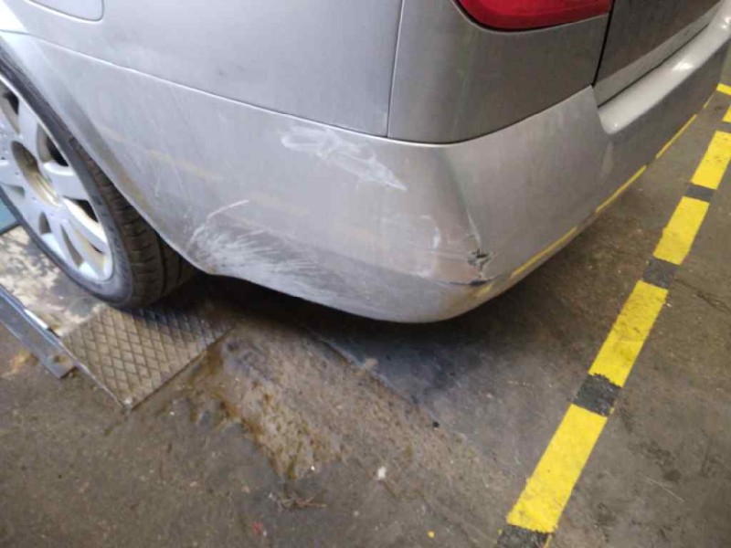 nissan primera berlina (p12) del año 2003