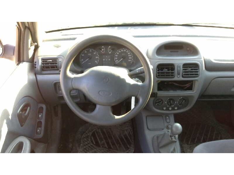 renault clio ii fase i (b/cbo) del año 2000