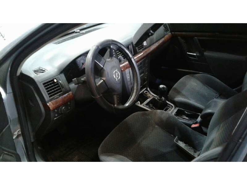 opel vectra c berlina del año 2003