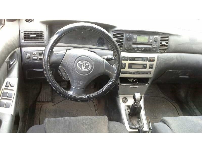 toyota corolla (e12) del año 2002