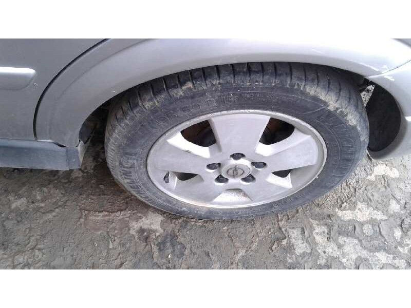 opel astra g berlina del año 2004