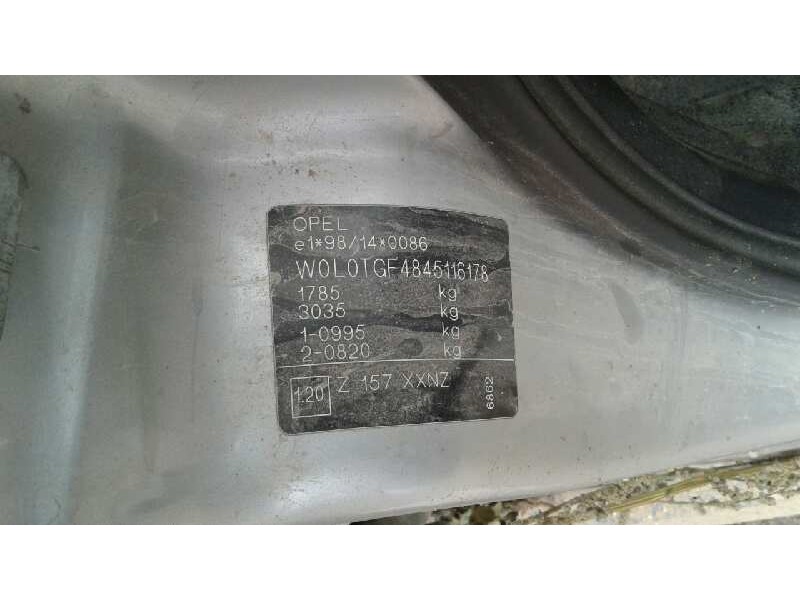 opel astra g berlina del año 2004