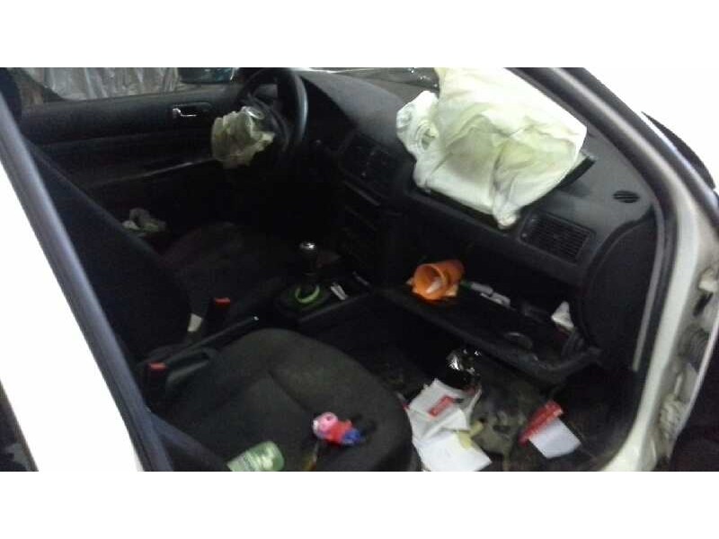 volkswagen golf iv berlina (1j1) del año 2001