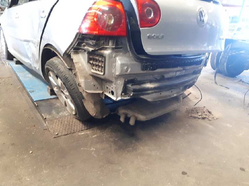 volkswagen golf v berlina (1k1) del año 2004