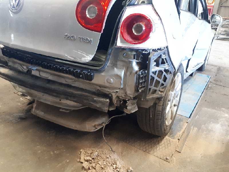 volkswagen golf v berlina (1k1) del año 2004