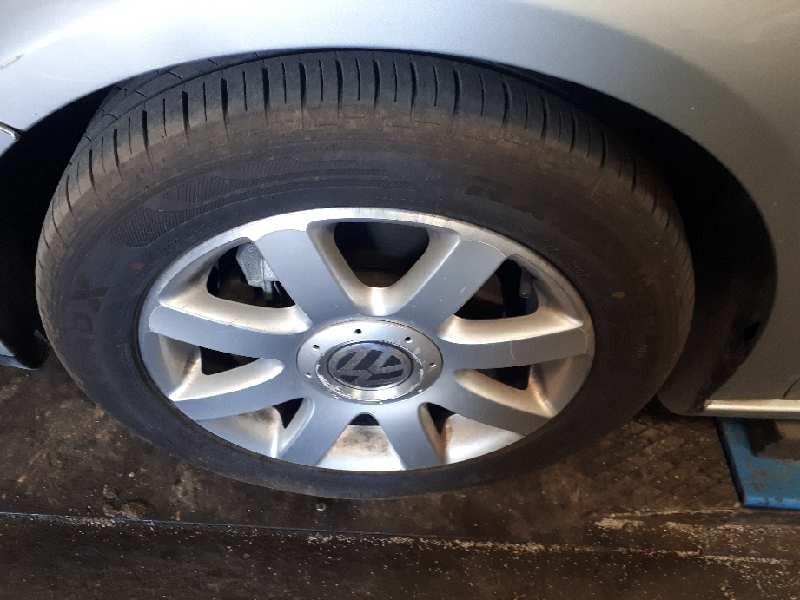 volkswagen golf v berlina (1k1) del año 2004