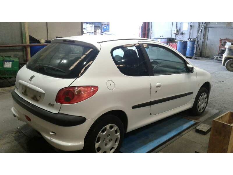 peugeot 206 berlina del año 2004
