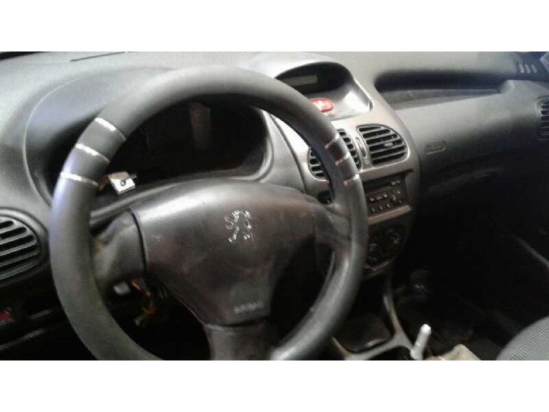 peugeot 206 berlina del año 2004