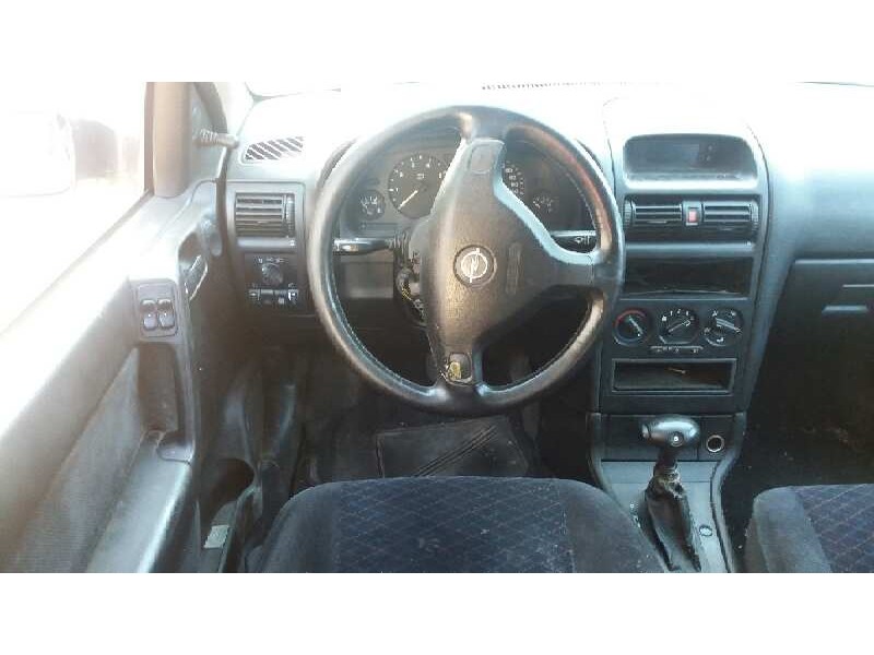 opel astra g berlina del año 1999