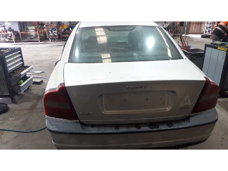 volvo s80 berlina del año 2001