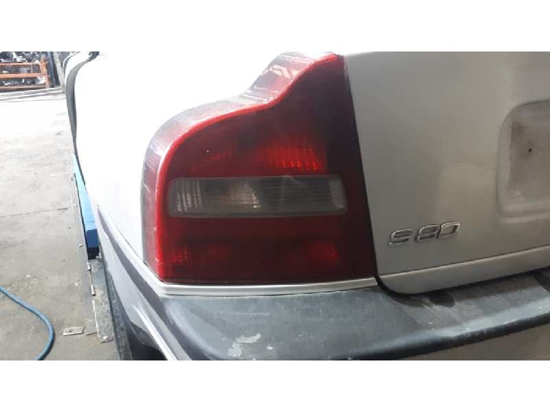 volvo s80 berlina del año 2001