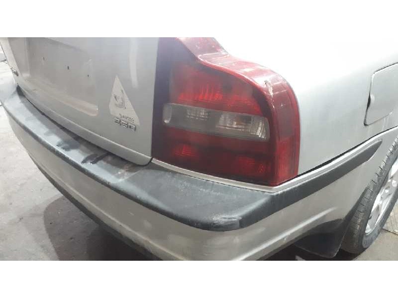 volvo s80 berlina del año 2001