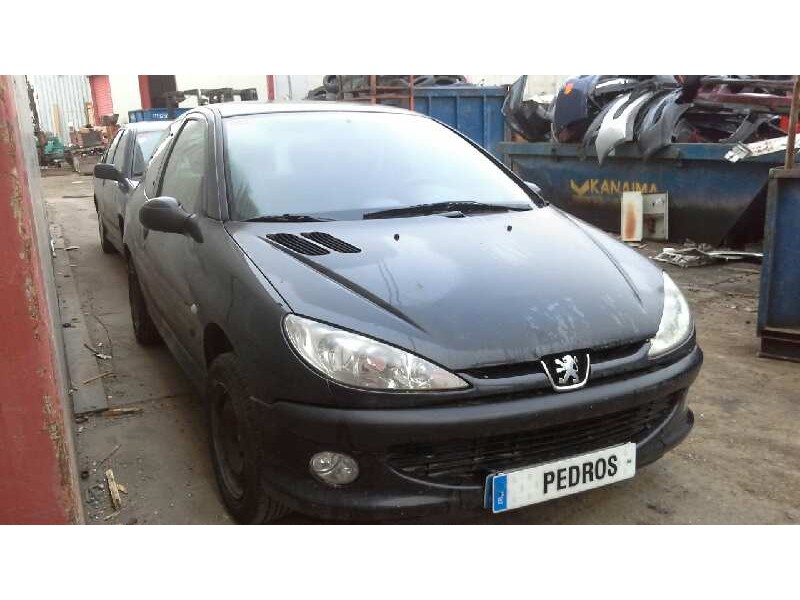 peugeot 206 berlina del año 2001