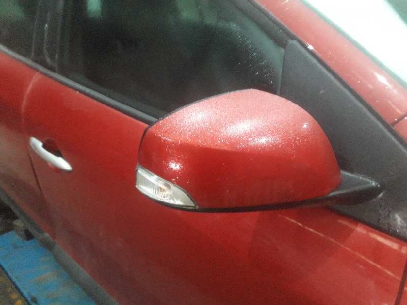 renault megane iii berlina 5 p del año 2009